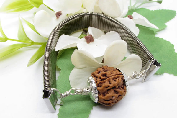 5 Mukhi Rudraksha Bracelet with Silver Pendant - Spiritual Elegance | Brahmatells by Brahmatells