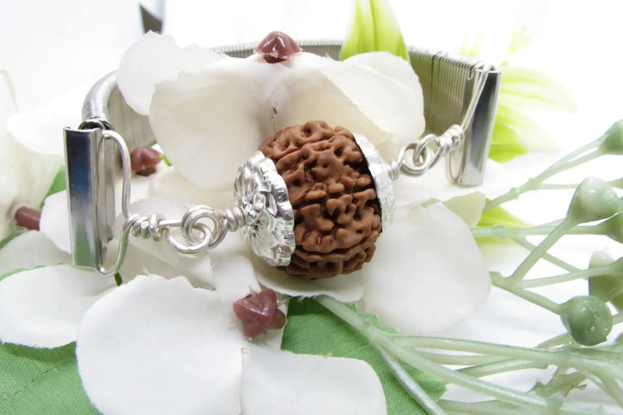 8 Mukhi Rudraksh Bracelet & Silver Pendant - Lord Ganesha's Blessings | Brahmatells by Brahmatells