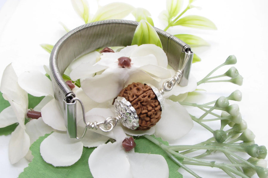 8 Mukhi Rudraksh Bracelet & Silver Pendant - Lord Ganesha's Blessings | Brahmatells by Brahmatells