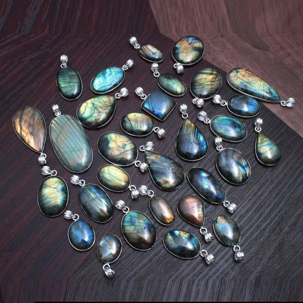 Labradorite Pendant by Brahmatells