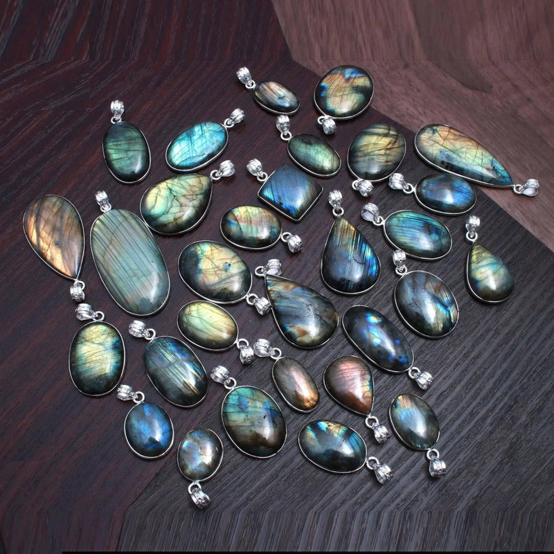 Labradorite Pendant by Brahmatells