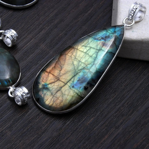 Labradorite Pendant by Brahmatells