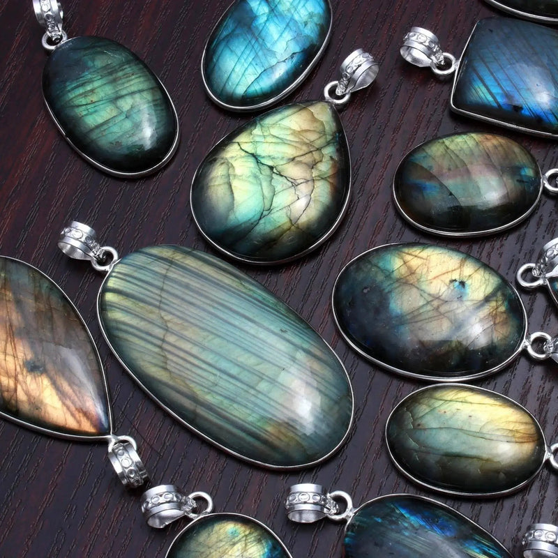 Labradorite Pendant by Brahmatells