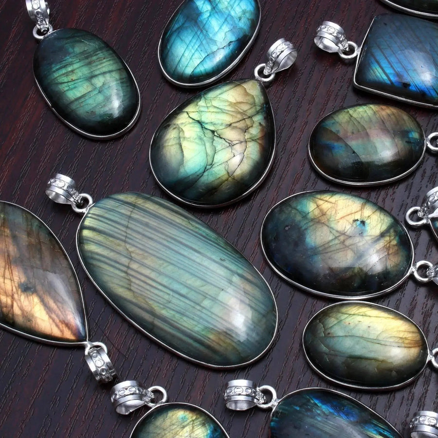 Labradorite Pendant by Brahmatells
